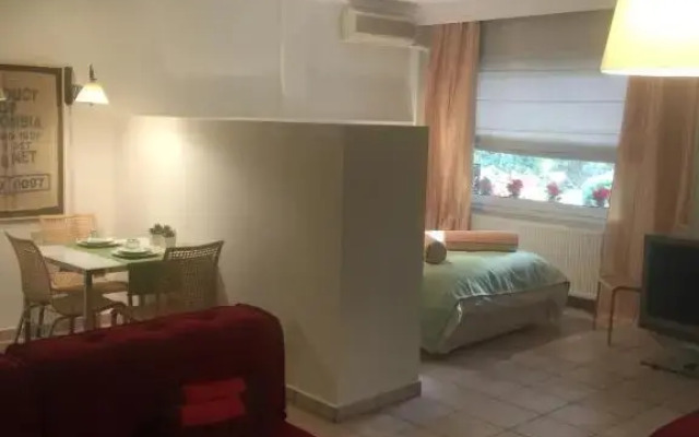 Cozy Garden 700m from St Luke s hospital