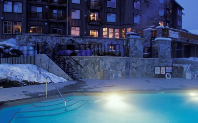 Snow Creek Lodge by Fernie Lodging Co