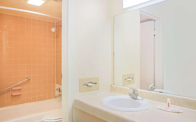 Bristol Parkway Inn