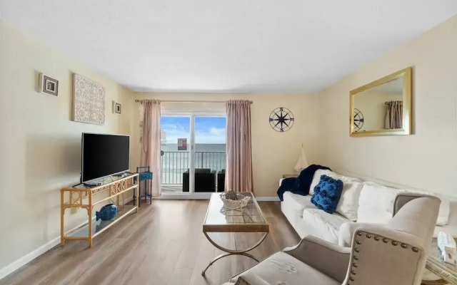 Moonspinner by Book That Condo