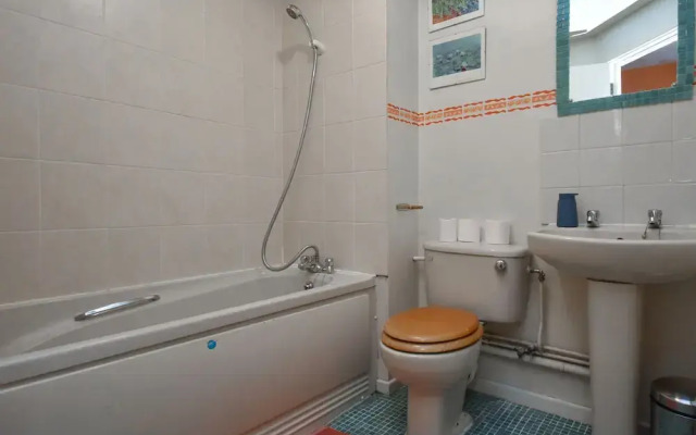 Large 3 Bed Sleep 6 Central MK