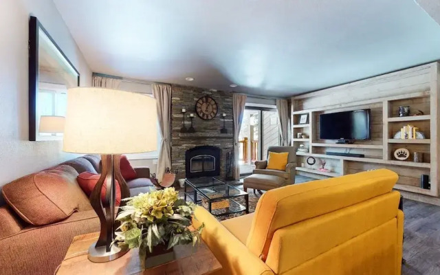 Mammoth Creek 13 1 Br Condo by RedAwning