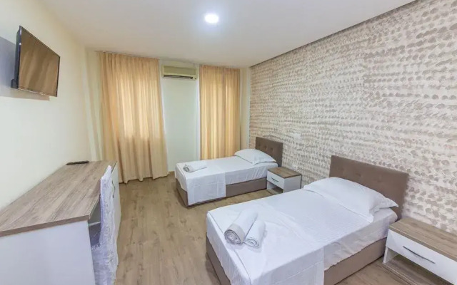 Esal Hotel