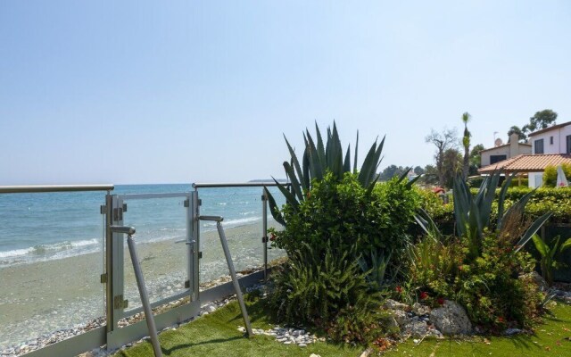 Meneou Beachfront Villa 3