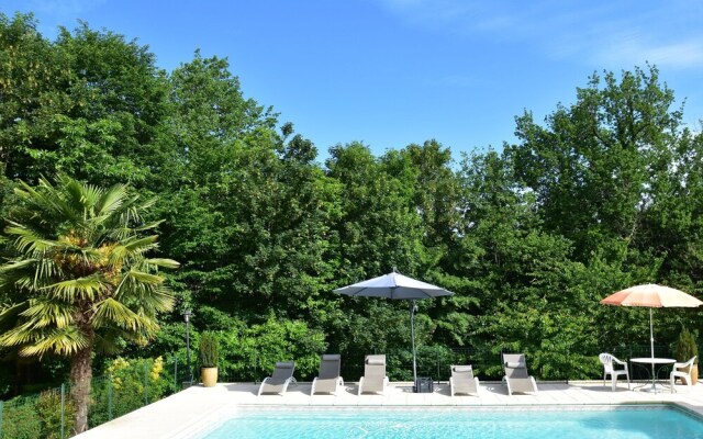 Cozy Holiday Home in Villefranche-du-Perigord with TV