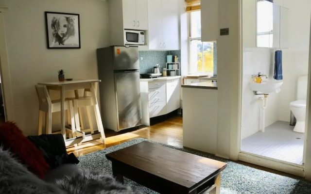 Bright Flat With City Views From Rooftopterrace