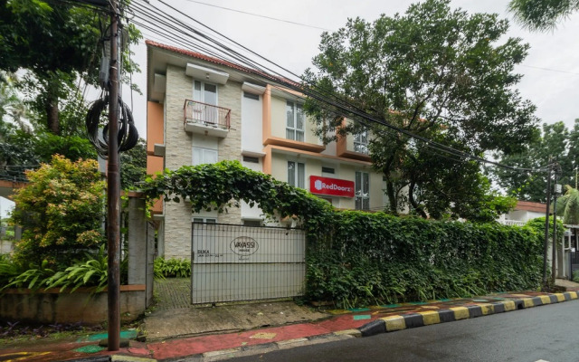RedDoorz Syariah near Prasetya Mulya Cilandak Campus