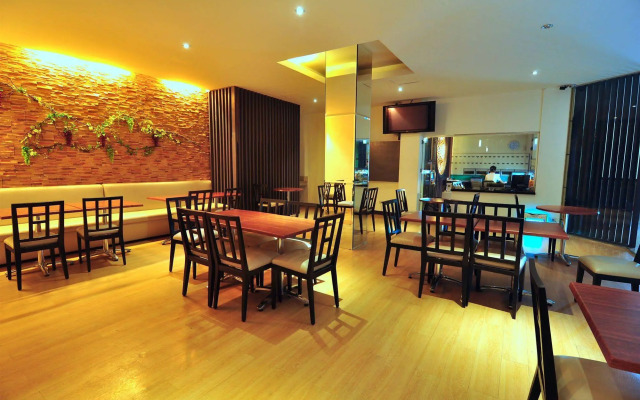 Dynasty Tourist Inn