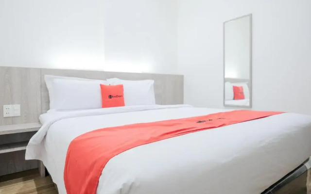 RedDoorz Plus @ Jalan Juanda Medan