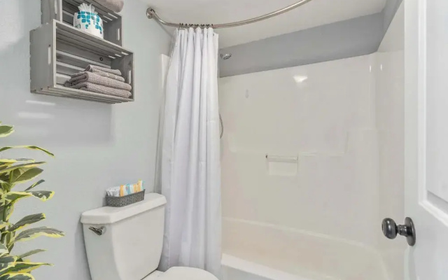 The Lazy Loft Stay for 4!