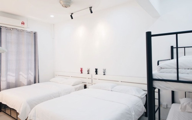 White Cottage Guest House – Guest Rooms – Malacca