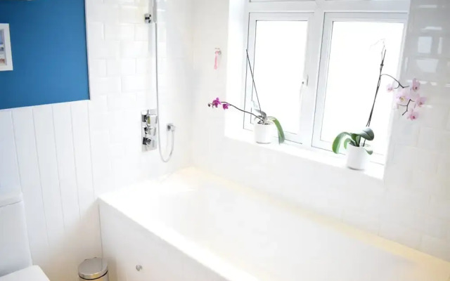 Modern Family Home in London