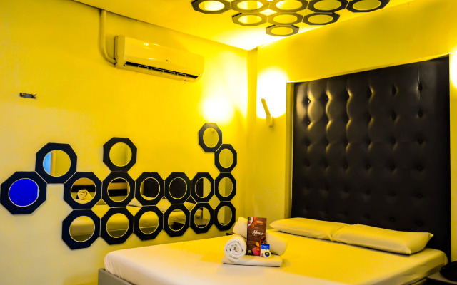 Hotel 99 Monumento Caloocan