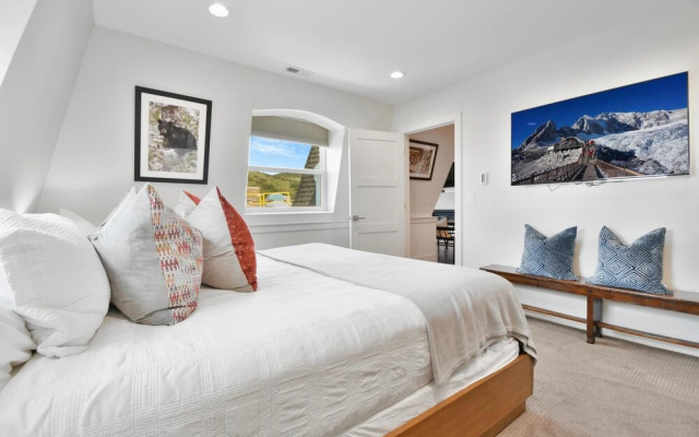 Lowell at Park City 5018, Park City