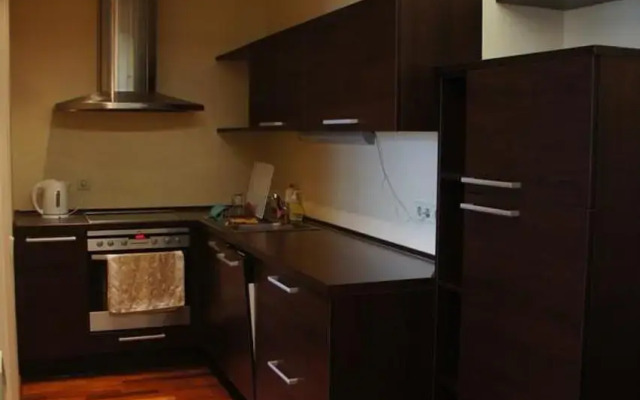 Lyra Apartments