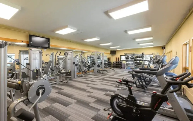 1483 Lakeside 1 Bedroom Condo