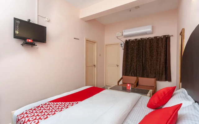 OYO 16749 Hotel Paris