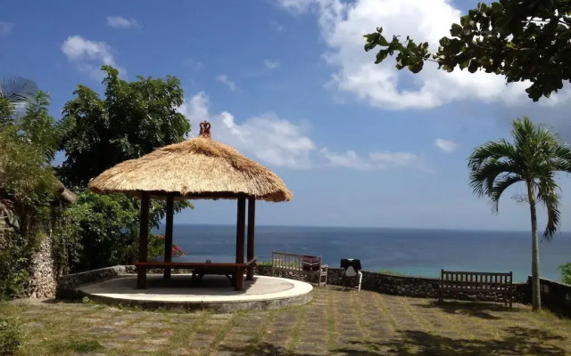 Romeo Beachfront Bungalow