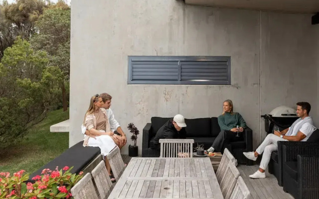 Luxury Portsea Sanctuary Gas Heat Pool Gardens