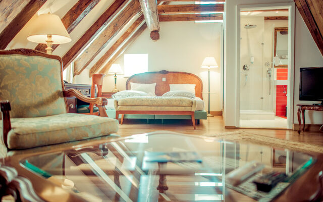 Chin-Chin Hotel ehemals Bohemian Hotel