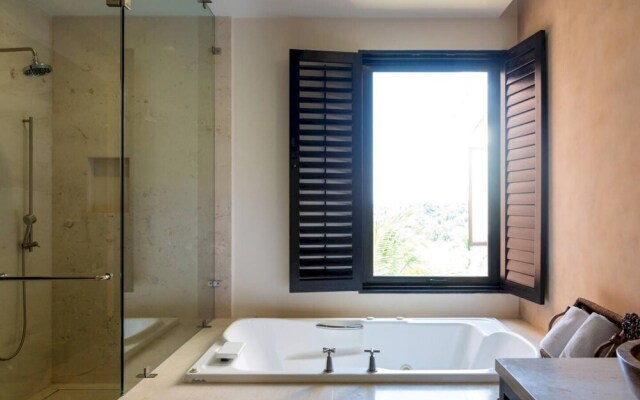 Sunny Vacation Condo 7