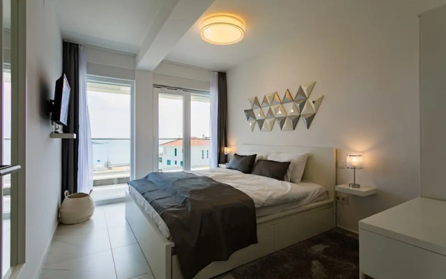 Villa Compass Luxury in a natural bay