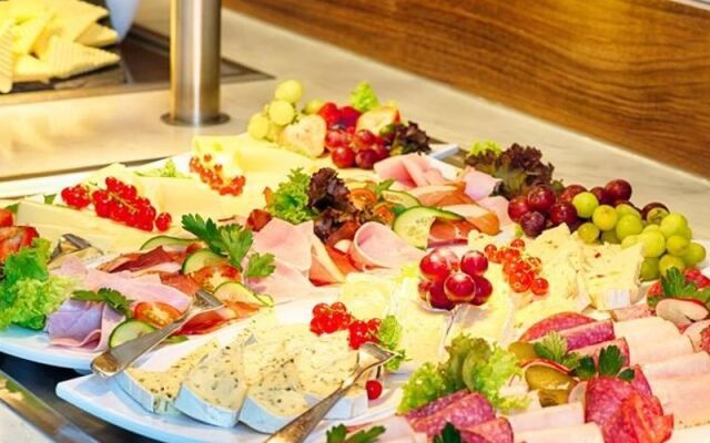 Simurg Halal Luxury Hotel