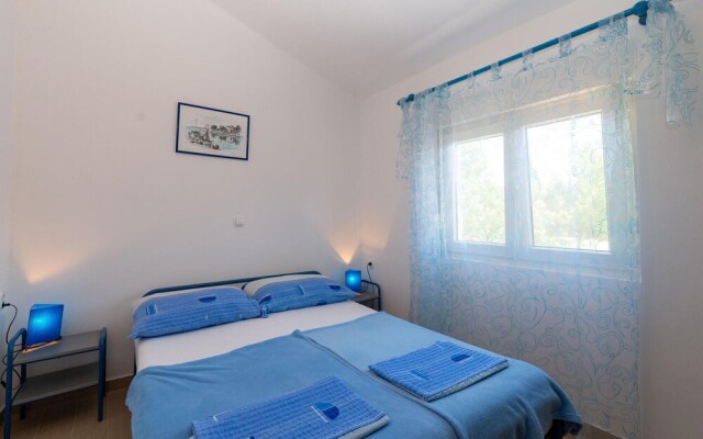Nice Home in Starigrad With Wifi and 6 Bedrooms