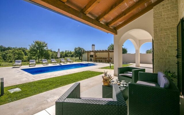 Villa Genia 2