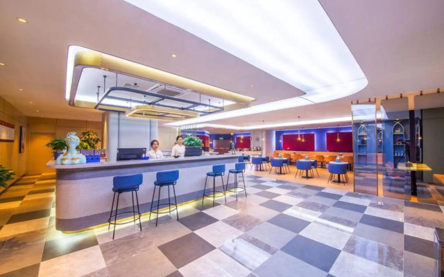 Lan Ou Shangpin Hotel (Hongjundu Square Branch)