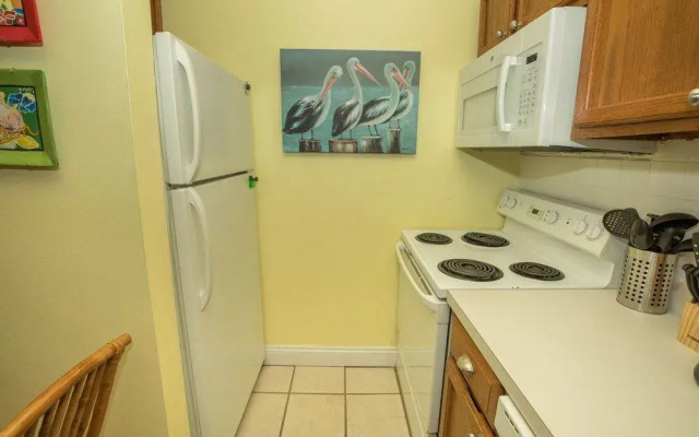 Sandpiper Cove 8245 Studio Bedroom Condo by RedAwning