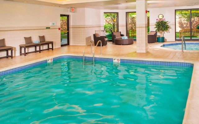 Courtyard by Marriott Dulles Town Center