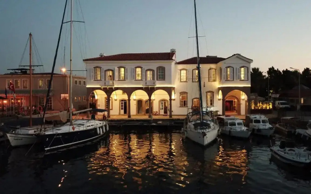 Gumruk Otel Urla