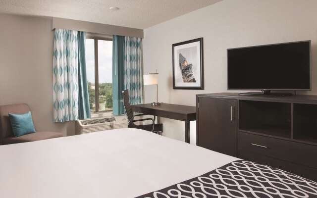 La Quinta Inn & Suites by Wyndham Atlanta Airport North