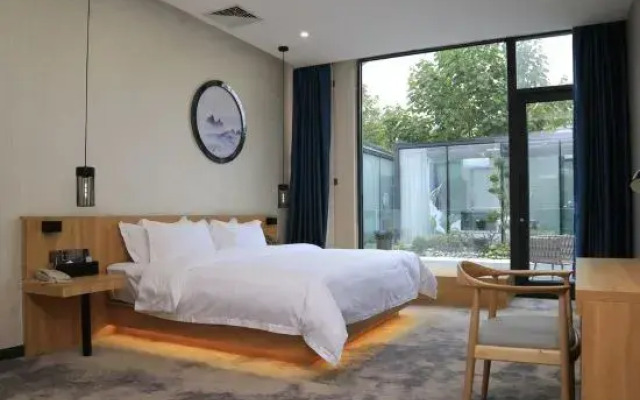 Impression Cloud Gate Hotel