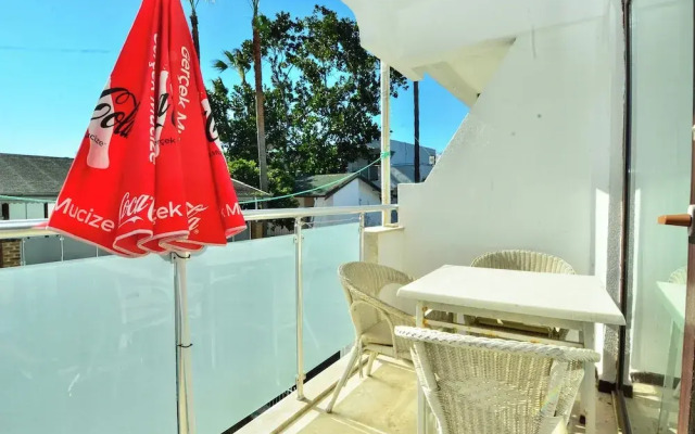 Tropic Beach Club Side
