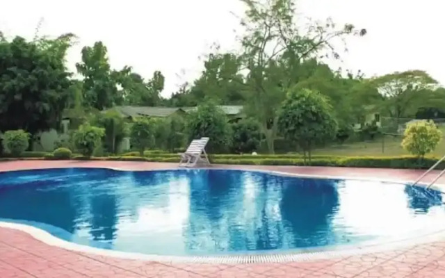 Manu Maharani Resort Corbett