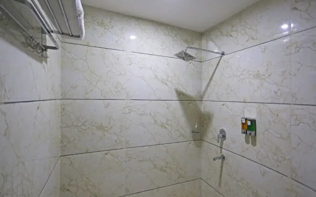Hotel Decent Suites - Delhi Airport