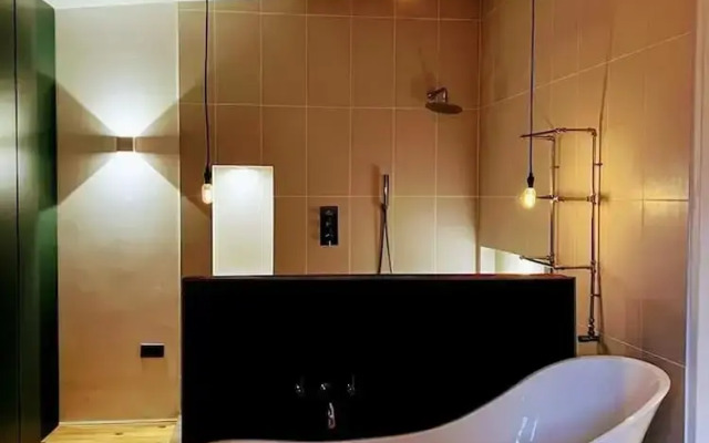 Remarkable 7-bed House in London