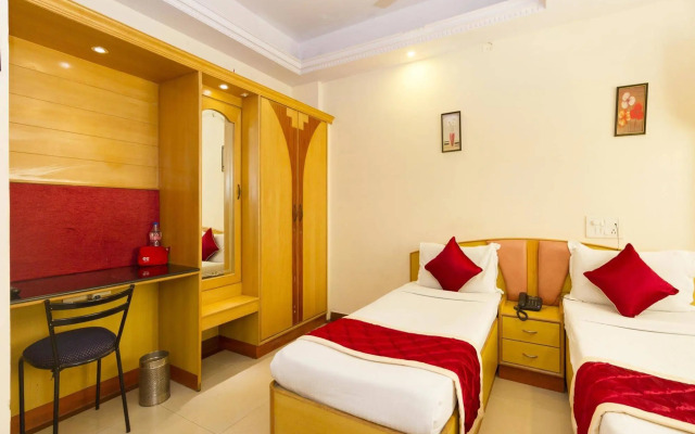 OYO 331 Hotel Skanda Shelters