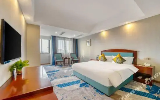 Longcheng Hotel