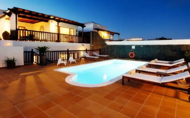 106072 - Villa in Playa Blanca