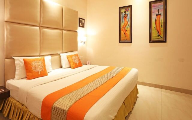 OYO 4732 D Grand