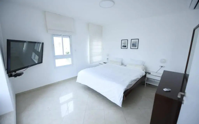 Sea  View  Coral   Suite