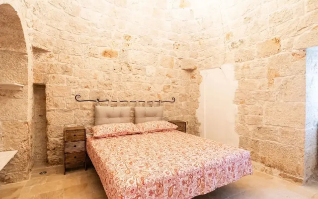 4152 Trulli Salsapariglia by Perle di Puglia