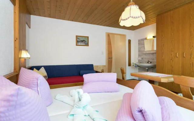 Apartment in Ski Paradise Near Trails