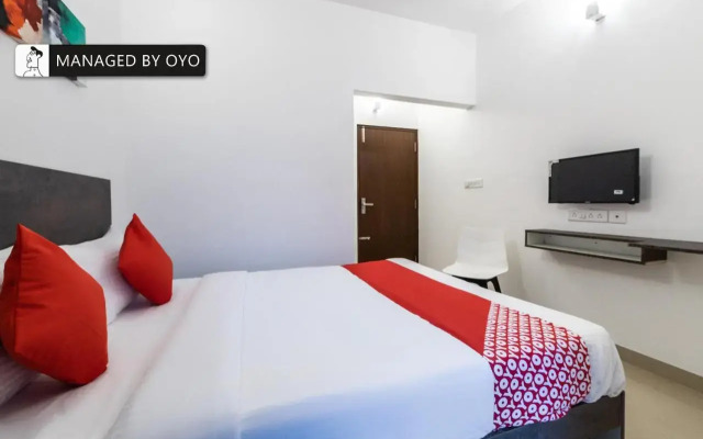 Super OYO Townhouse 1225 Chethana Inn