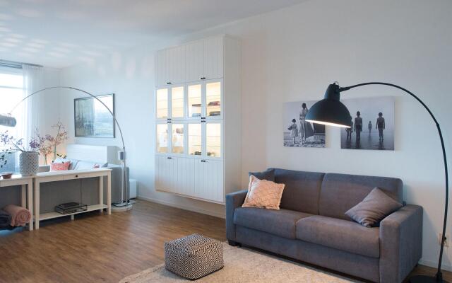 Appealing Apartment in Den Haag With Balcony
