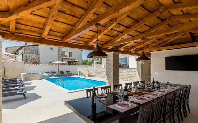 Aesthetic Villa With Private Pool