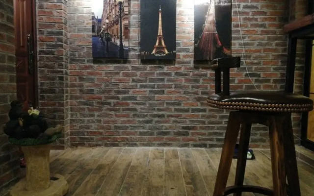 VK House No.9 Jiangsu Road Metro